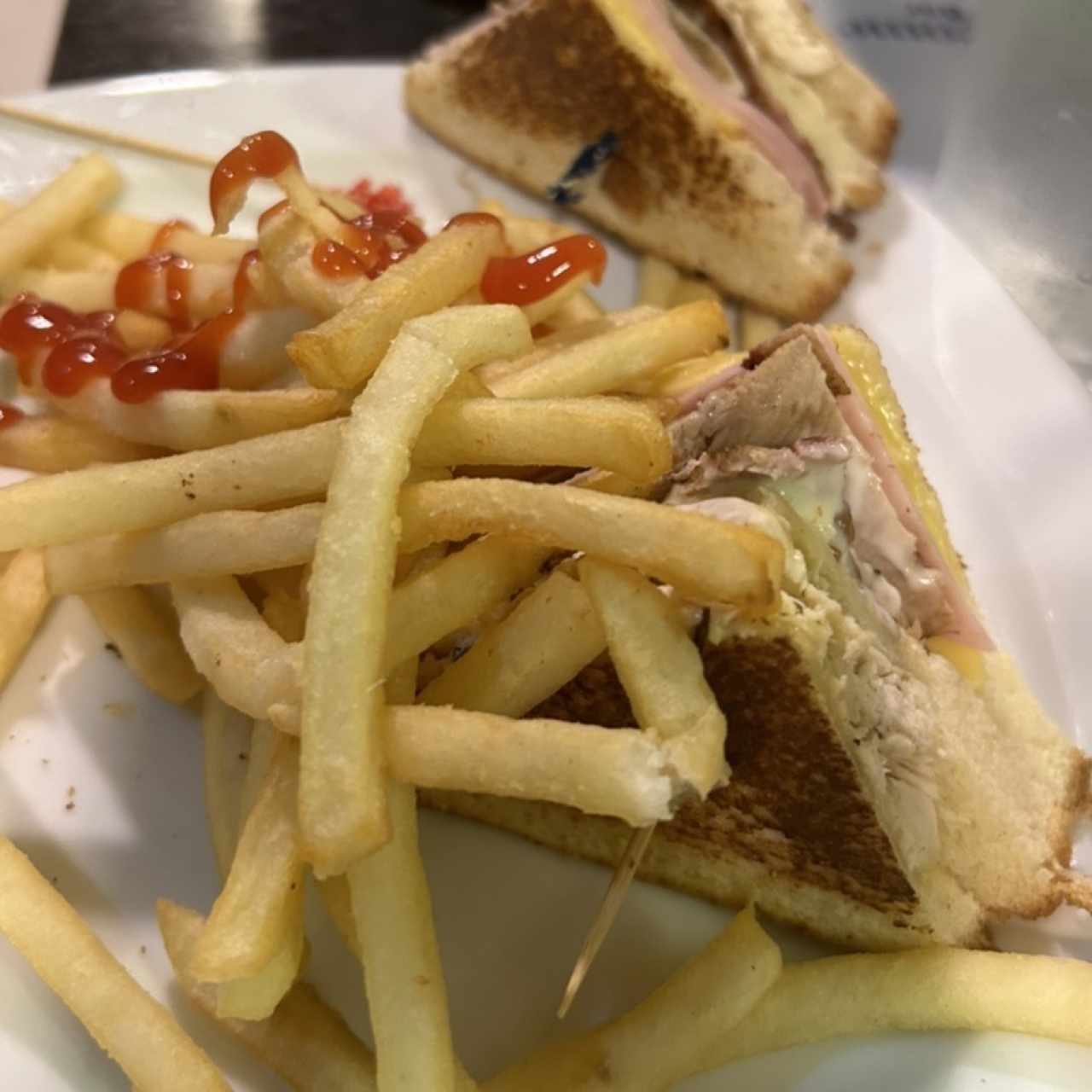 Emparerados - Club Sándwich