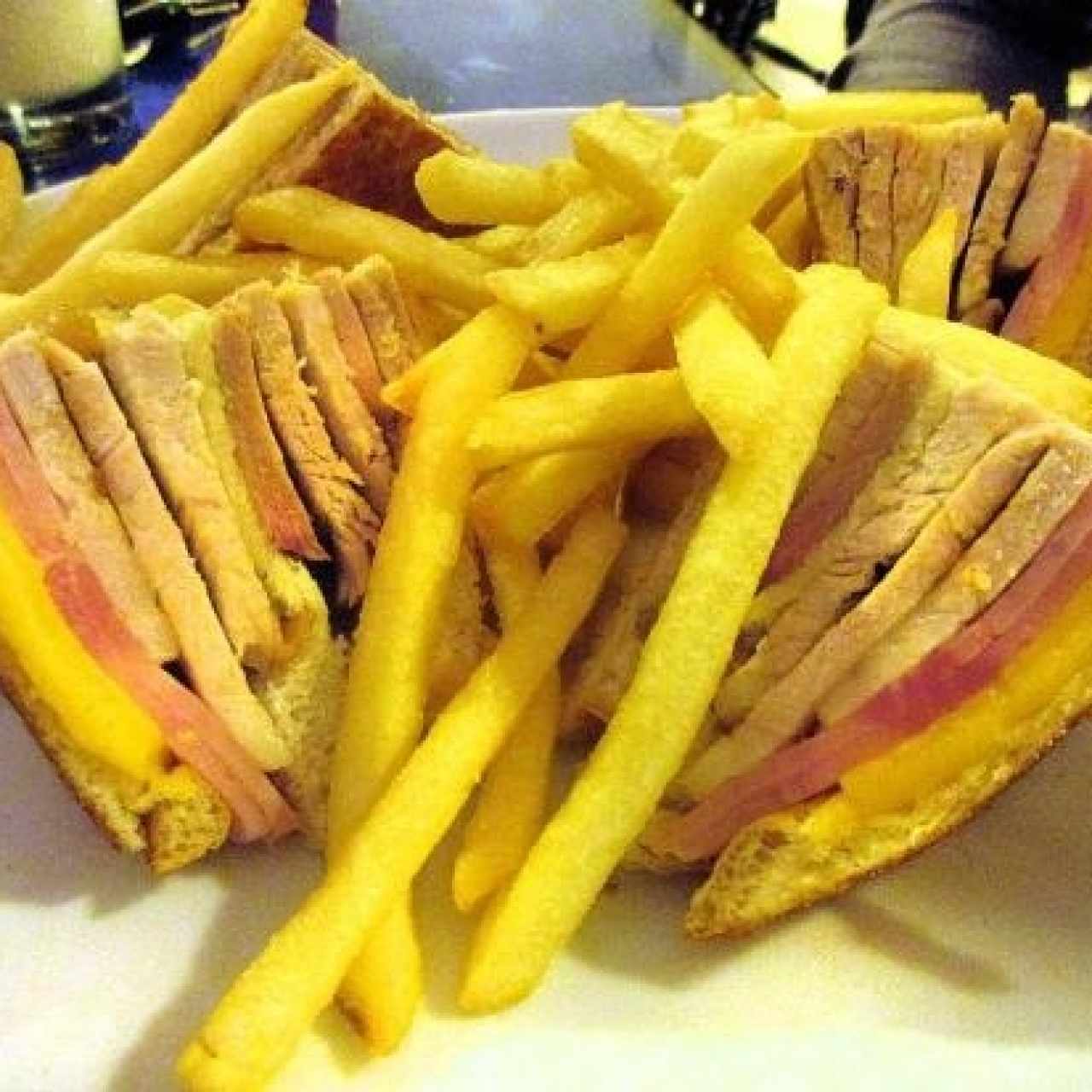 Emparerados - Club Sándwich