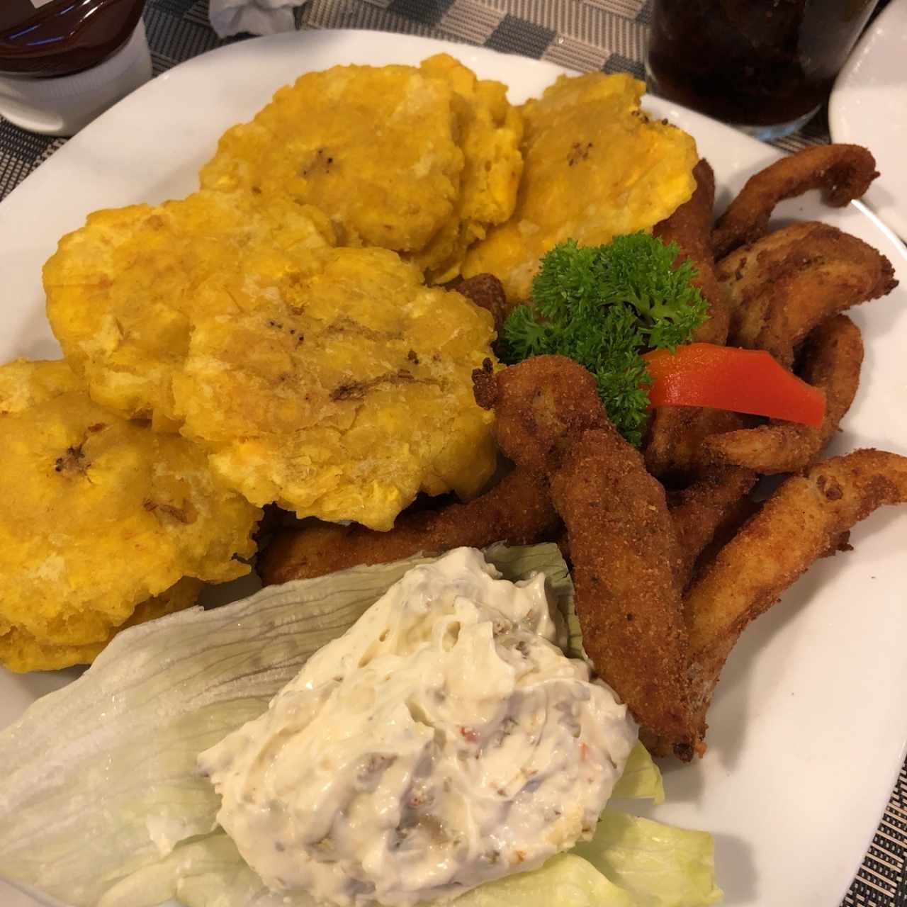 Deditos de corvina con patacones