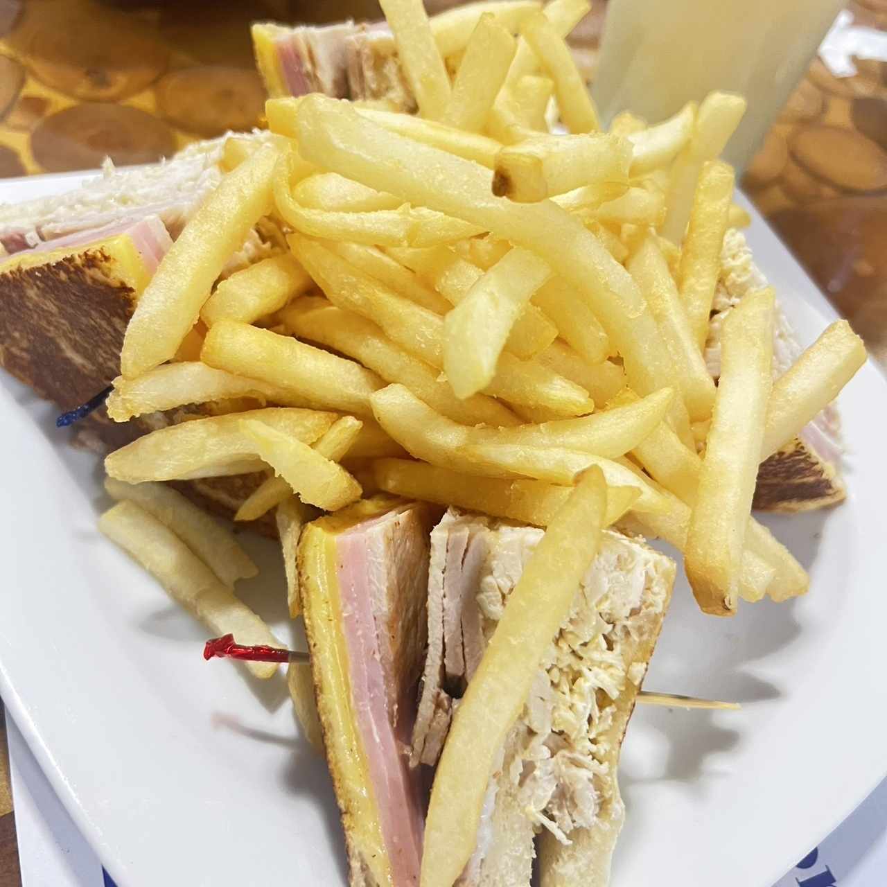 Emparerados - Club Sándwich