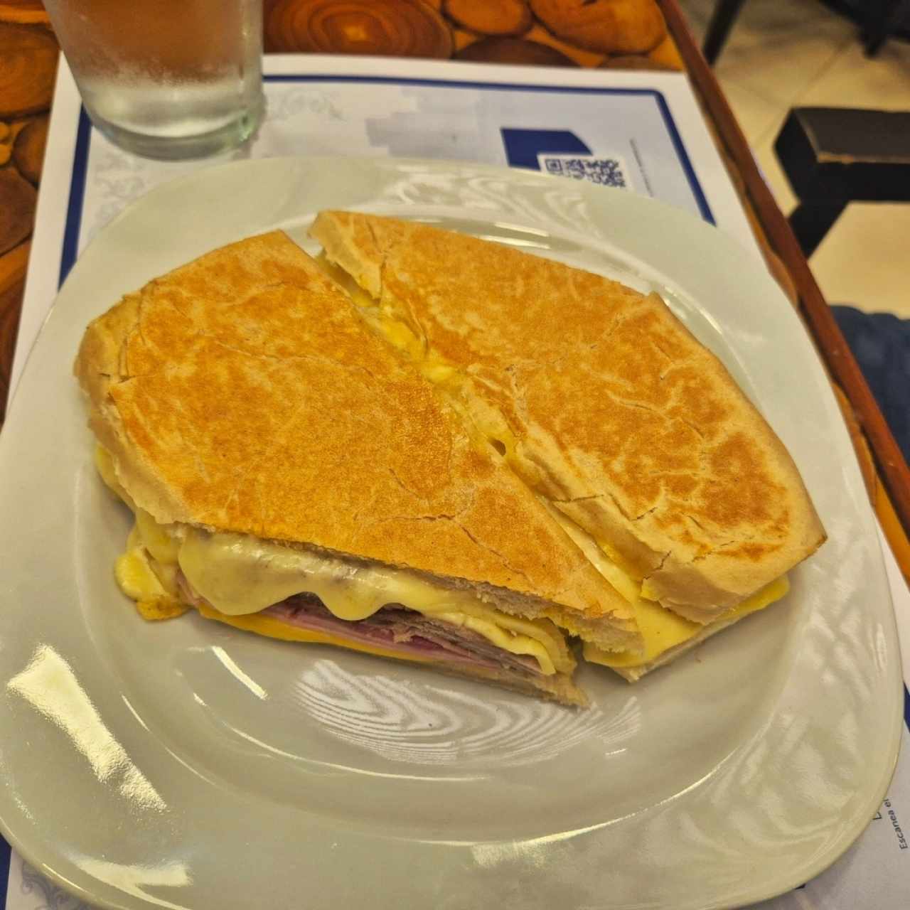 Emparerados - Emparedado Cubano