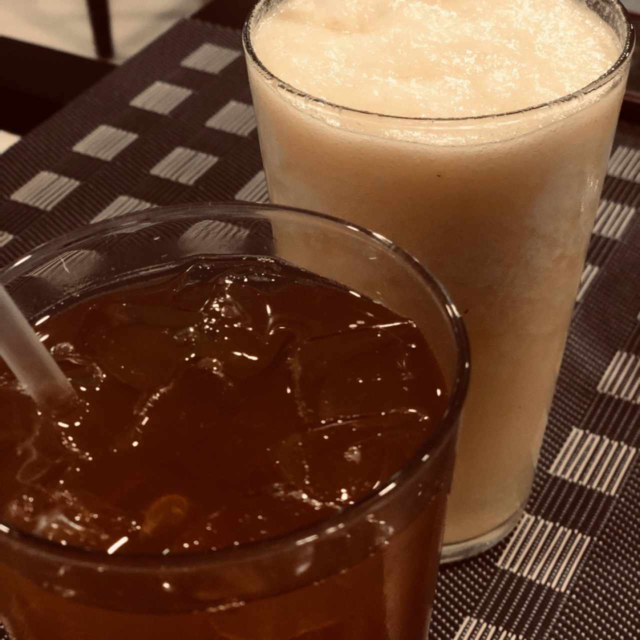 té frío y licuado de piña