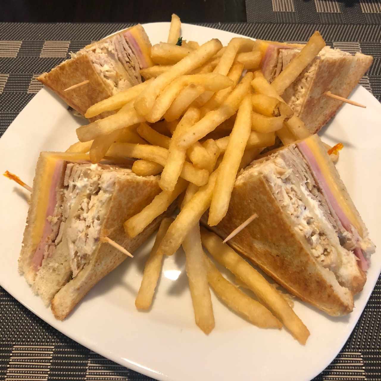 Emparerados - Club Sándwich