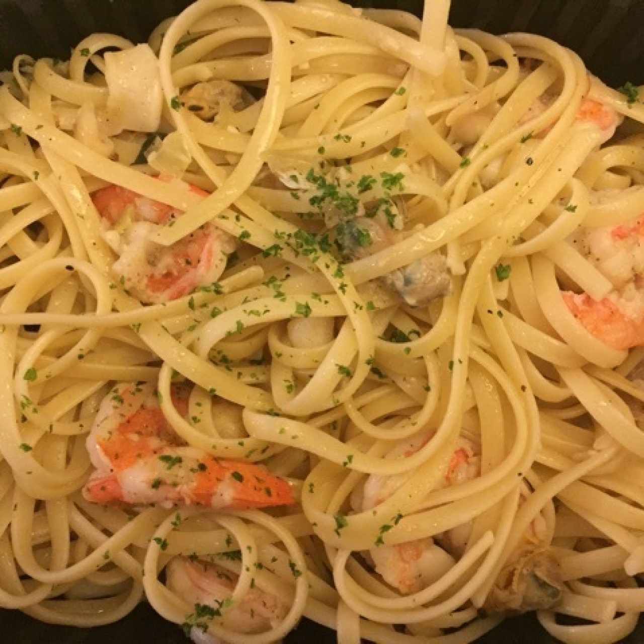 Fettucini a la pescatore al oleo.