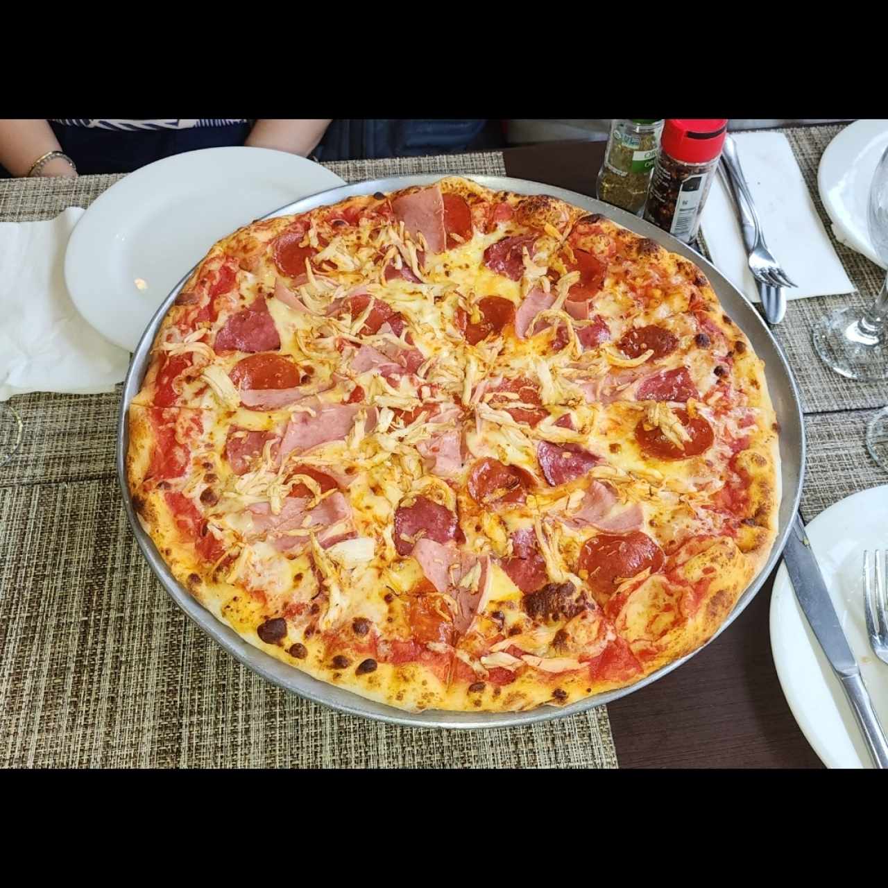 Pizzas Pequeñas 10" - Rino's Especial