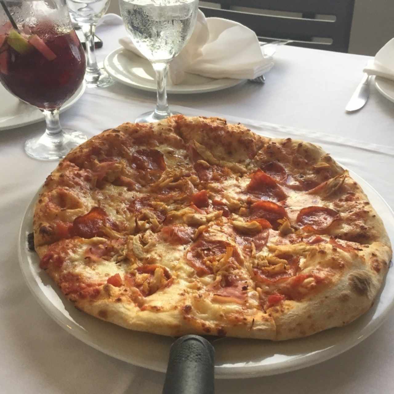 Pizza de pollo con pepperoni