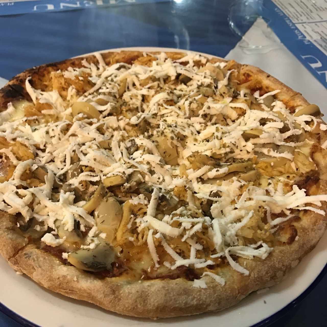 pizza de pollo con hongos y queso feta