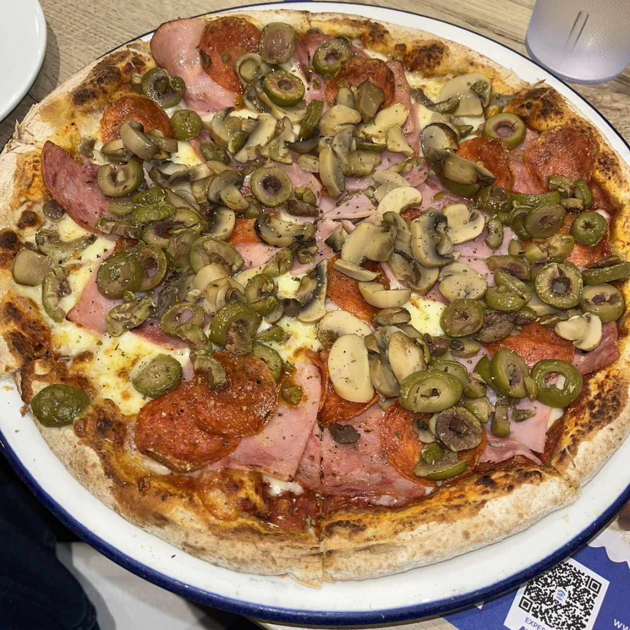 PIZZAS ESPECIALES - Pizza de combinación