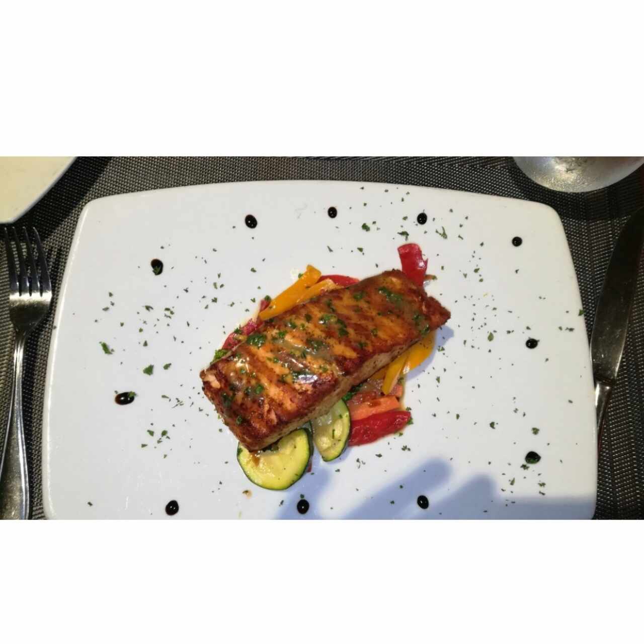 plato : Salmón!