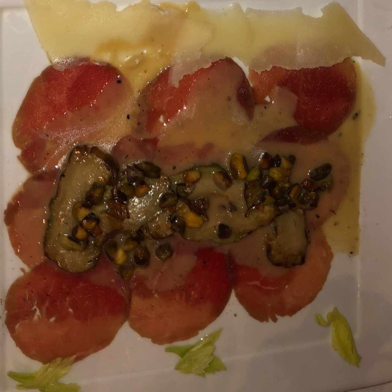 Carpaccio de carnes caliente