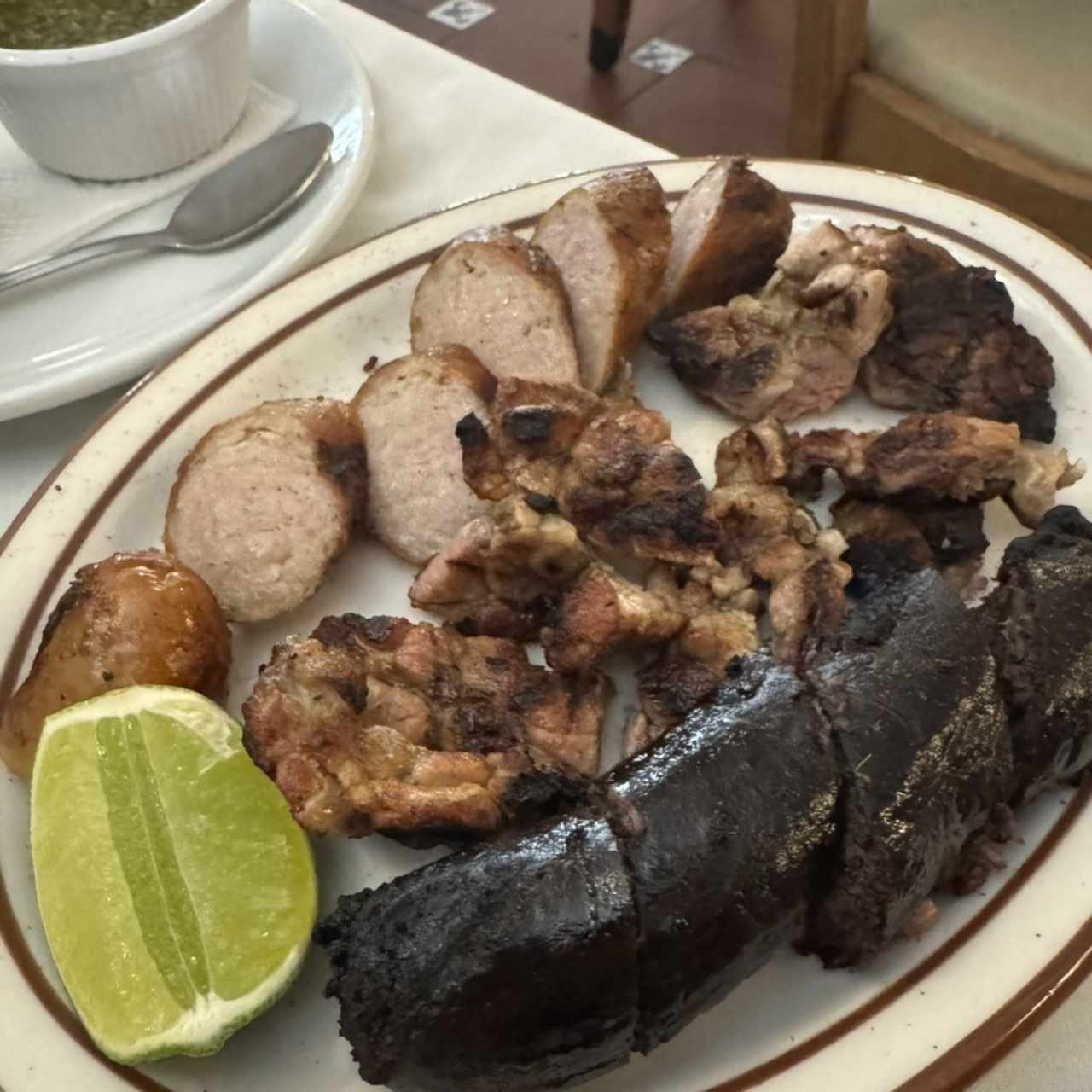 PICADA MIXTA (CHORIZO, MOLLEJA, MORCILLA)