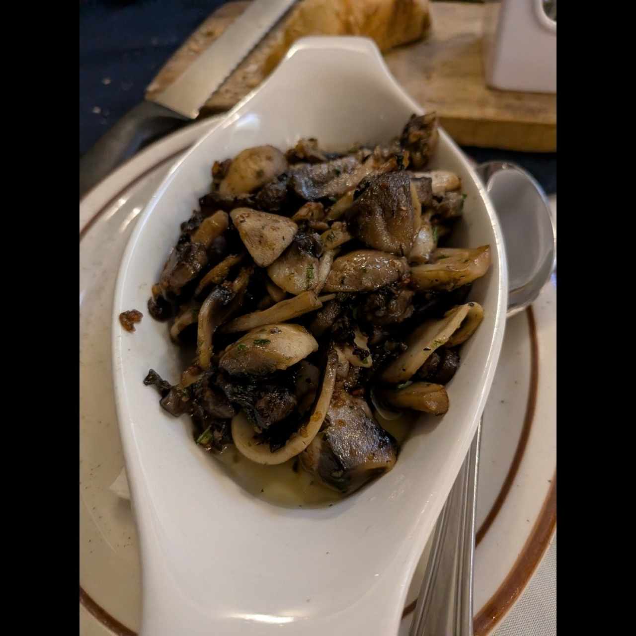 HONGOS FRESCOS AL AJILLO