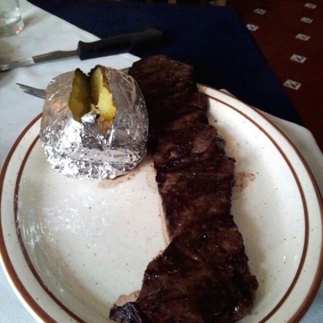 Super entraña con papas asadas