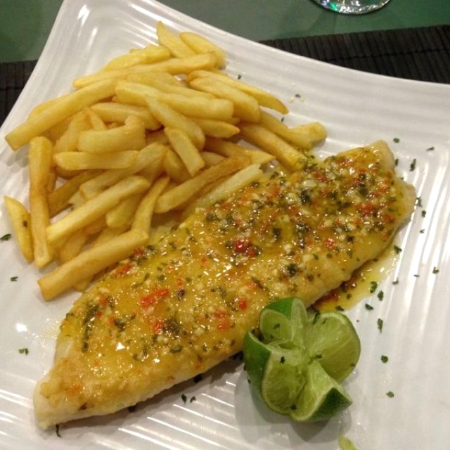 Filete de curvina al ajillo