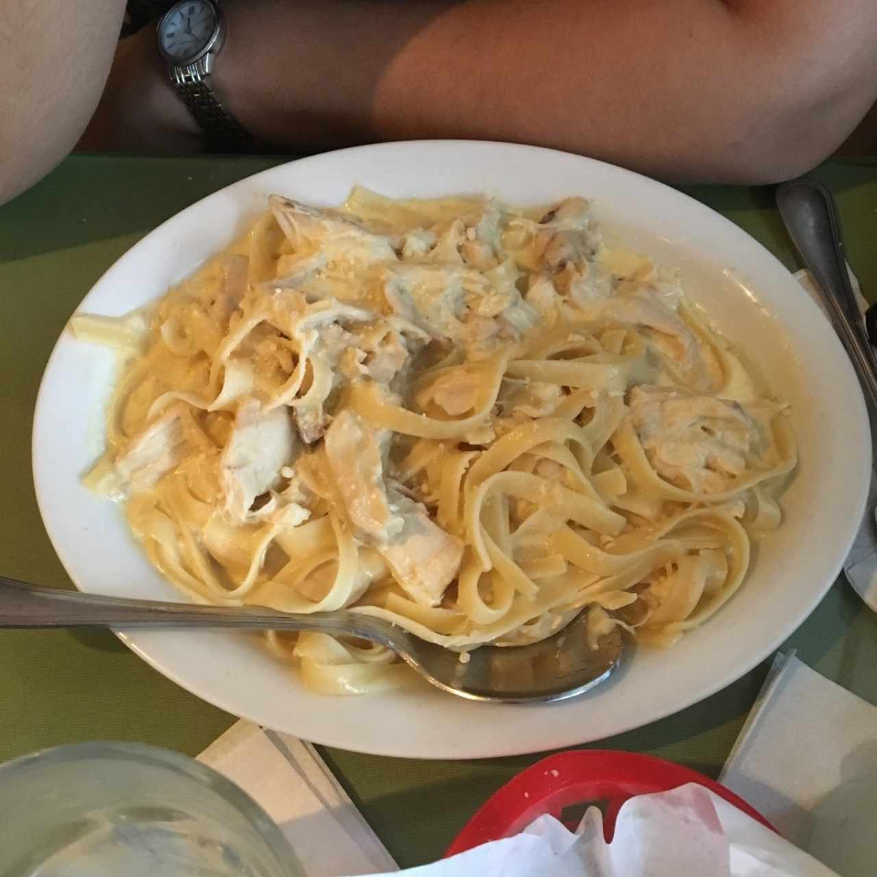 fetuccini Alfredo con pollo
