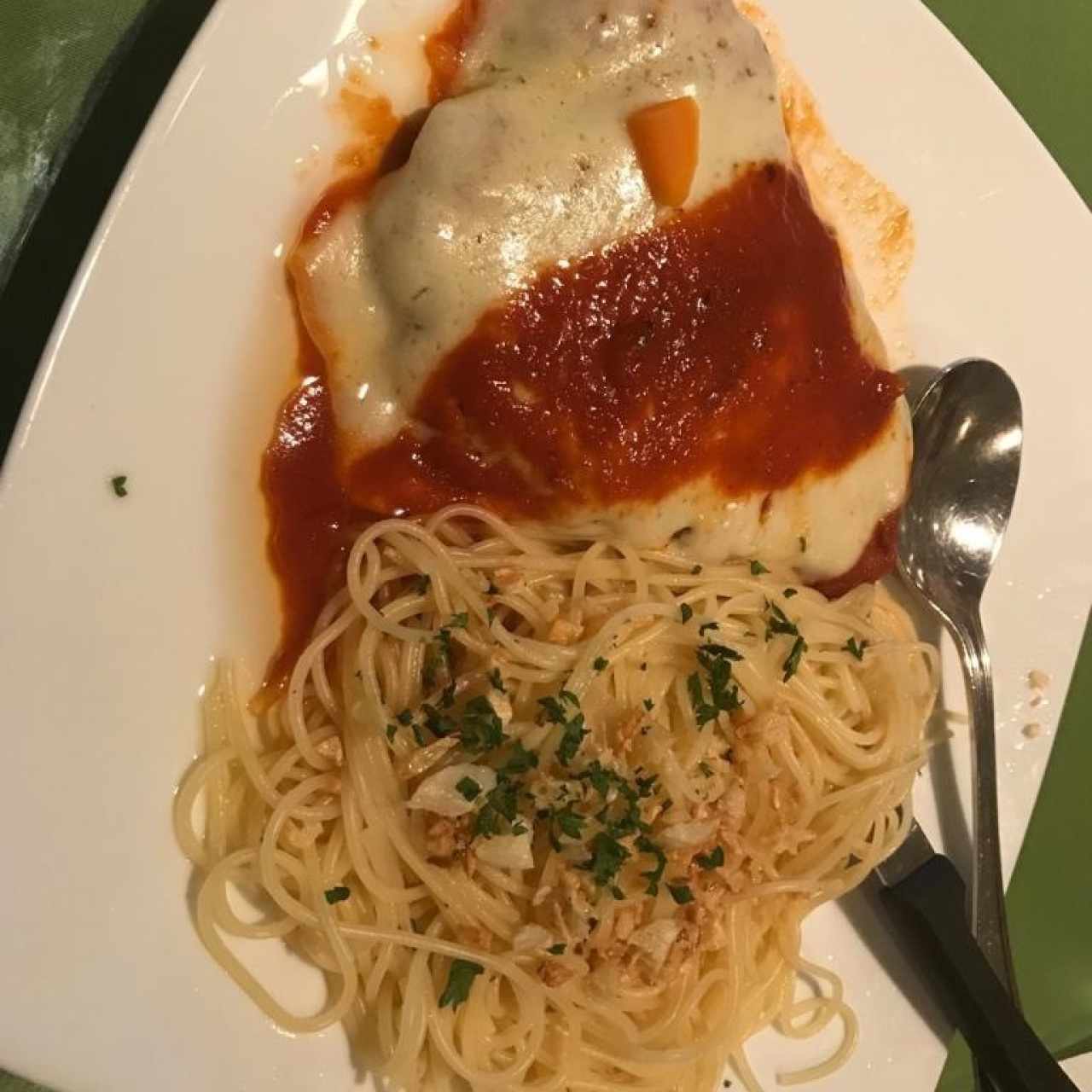 Chuleta a la Parmigiana con Spaghetti al Olio