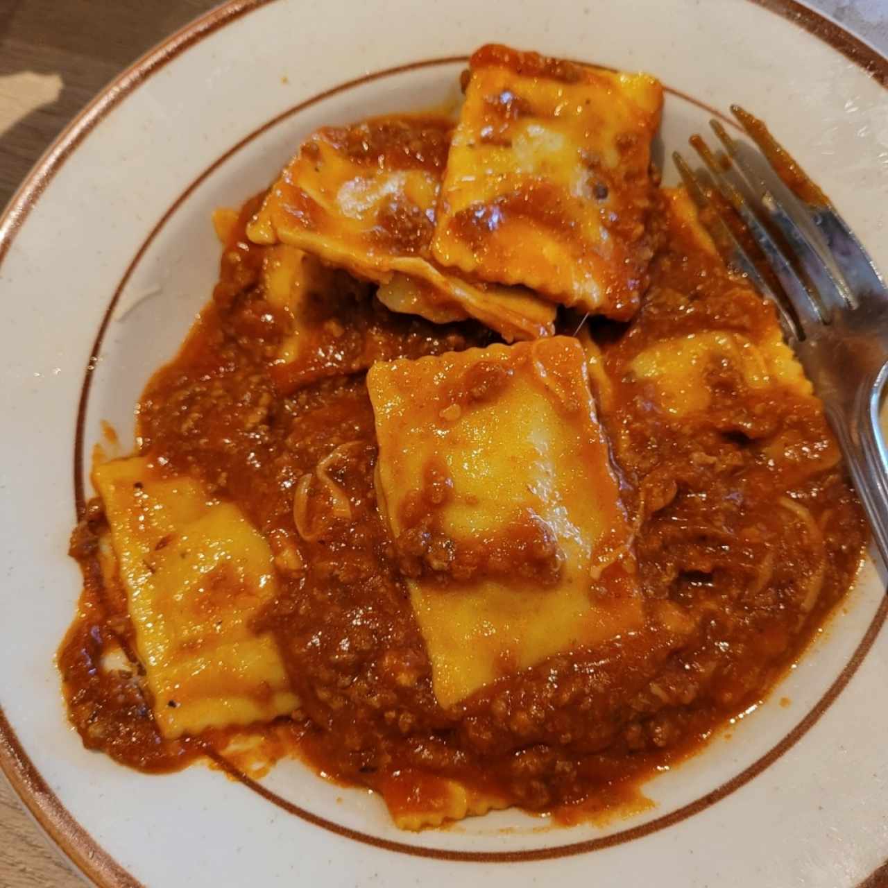 Pastas Especialidades - Ravioli Boloñesa