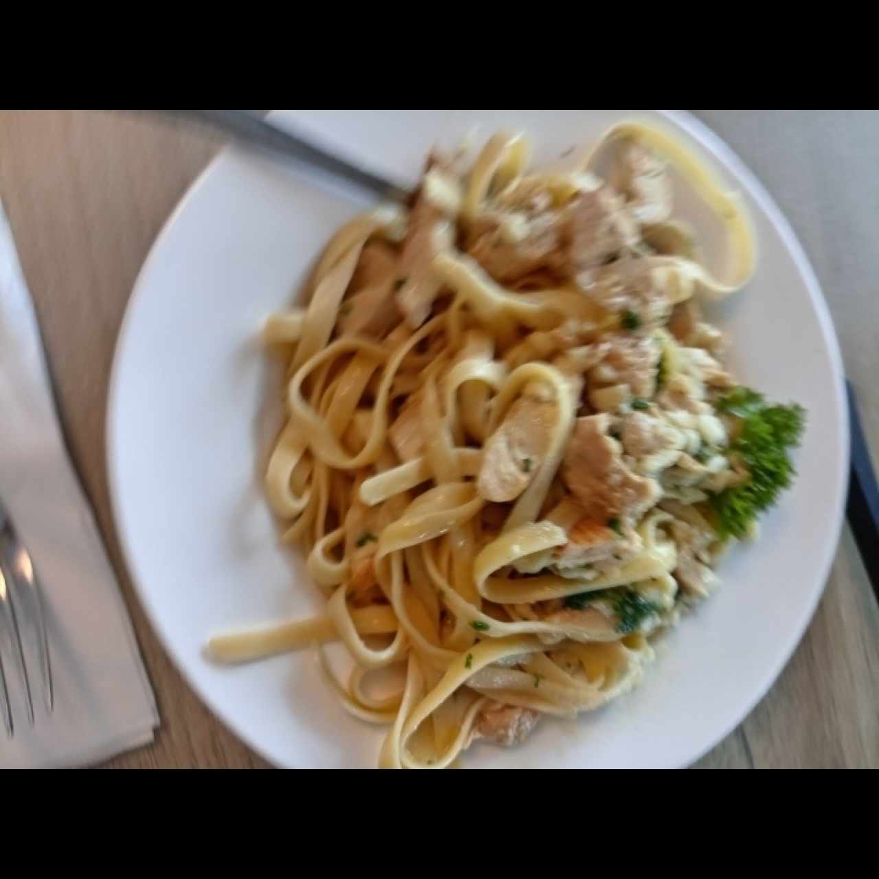 Fettucine de pollo al oleo