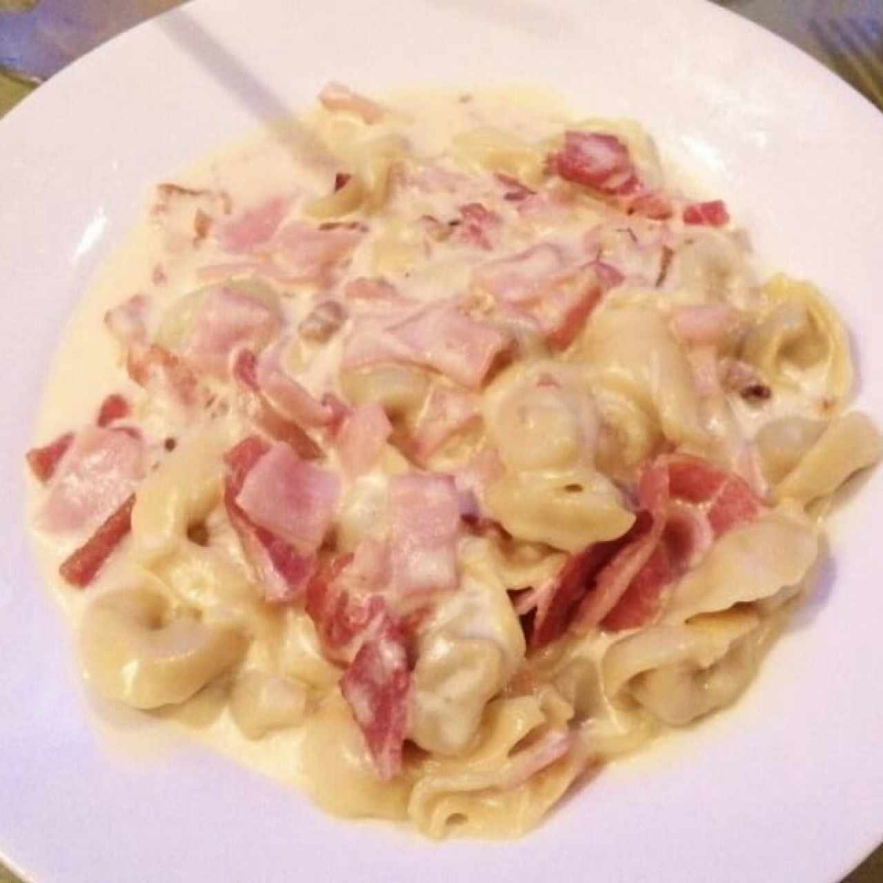 Tortellini carbonara