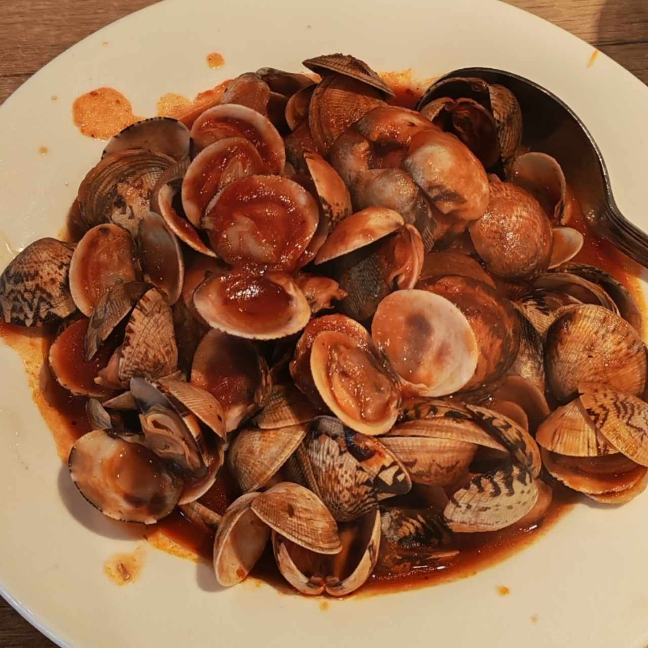 Almejas Napolitanas salsa roja