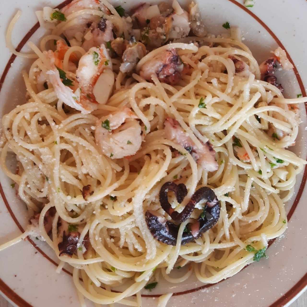 Spaguettini pescatore al aglio e olio