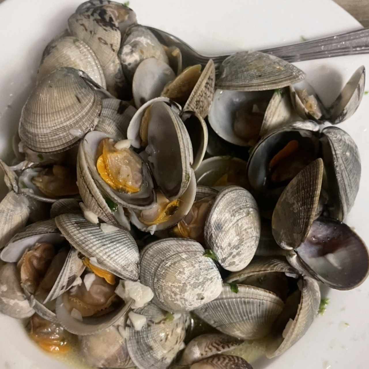 Almejas Genovesas al Ajillo