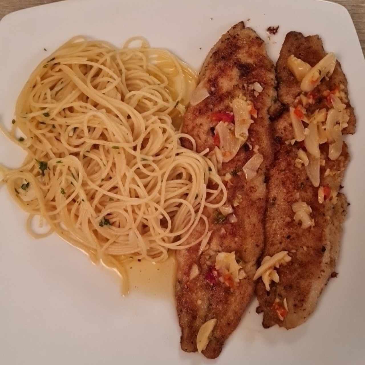 Mariscos - Corvina al Ajillo