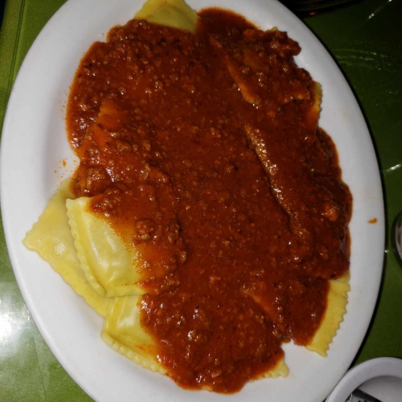 ravioles a la boloñesa 