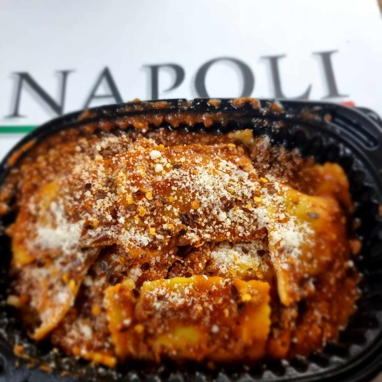 Pastas Especialidades - Ravioli Boloñesa