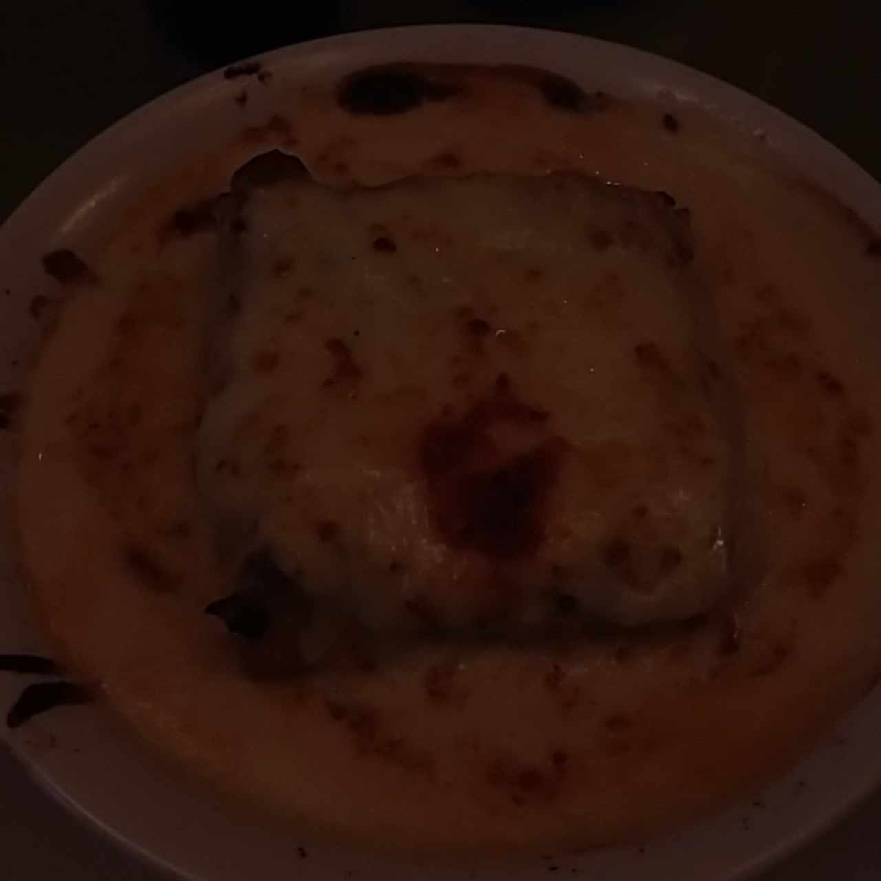 lasagna de pollo en salsa blanca gratinada