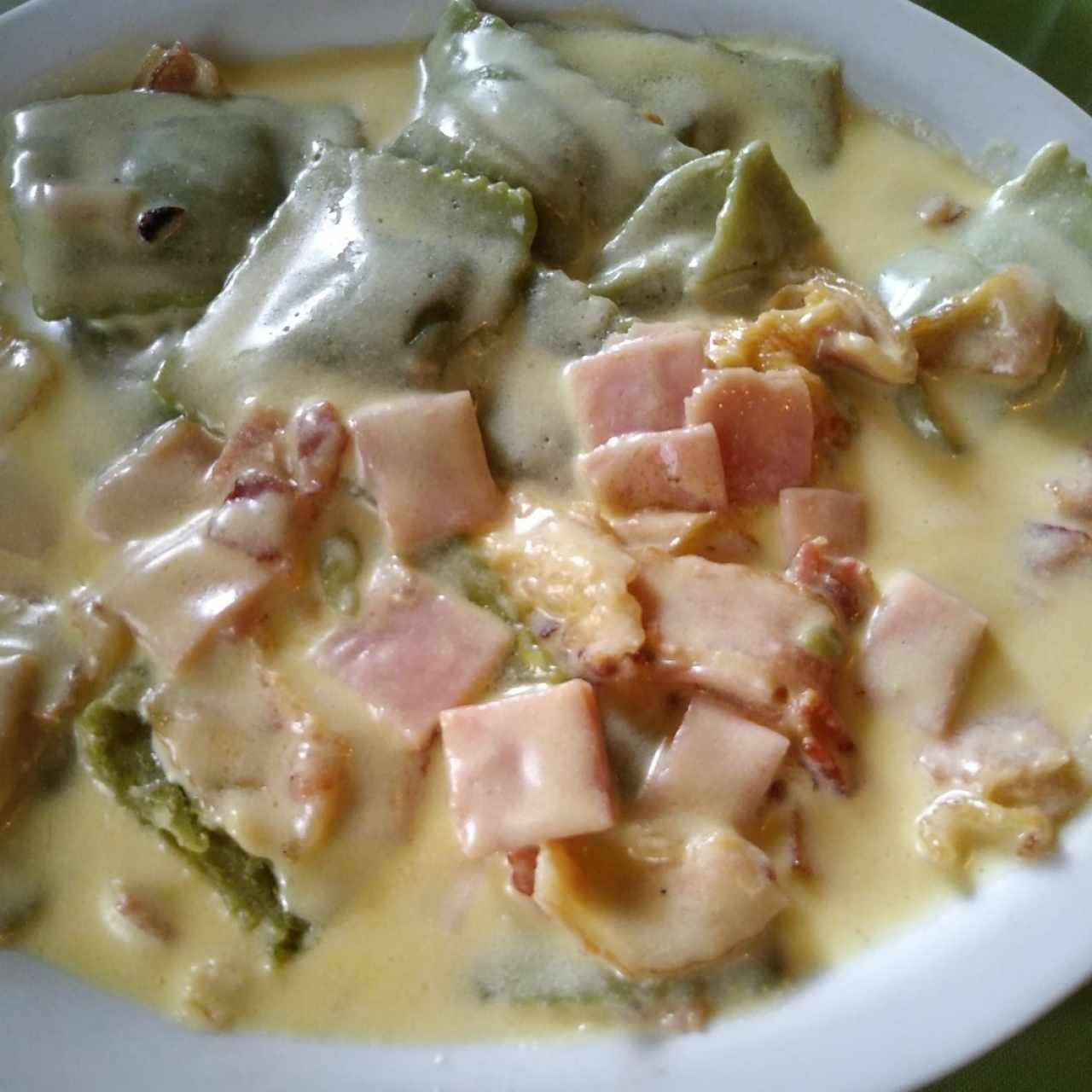 Ravioli de verdura a la carbonara
