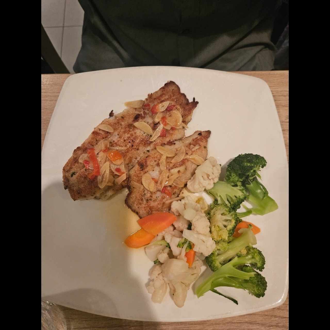 Mariscos - Corvina al Ajillo