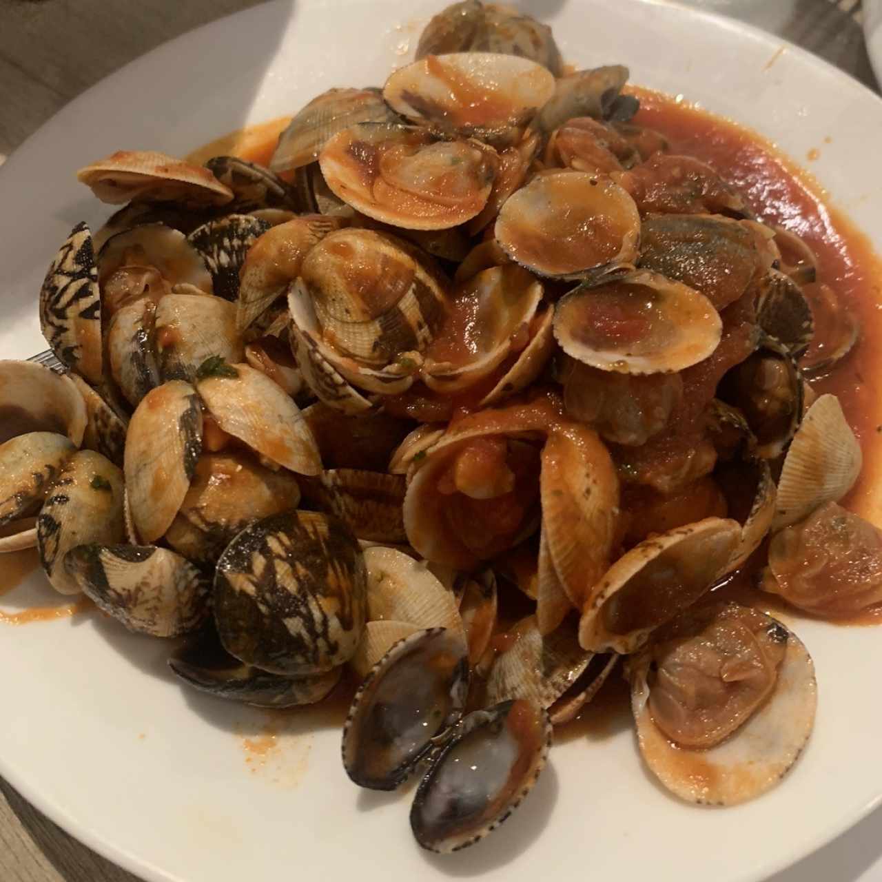 Almejas Napolitanas salsa roja