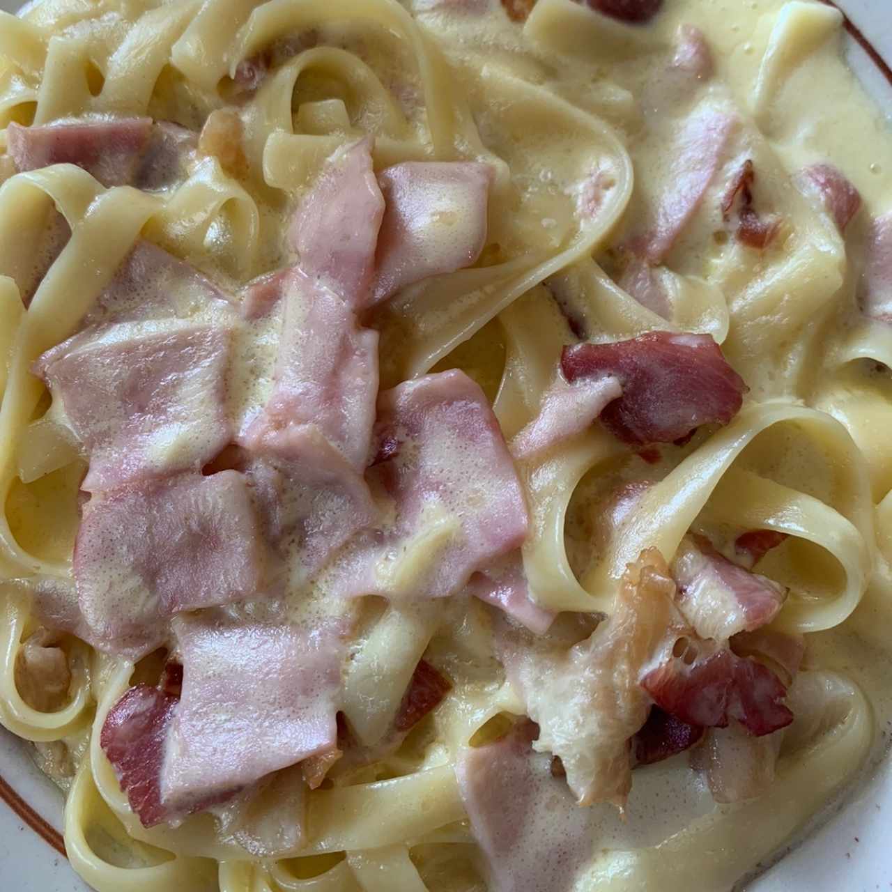 Pastas Especialidades - Fettucine Carbonara
