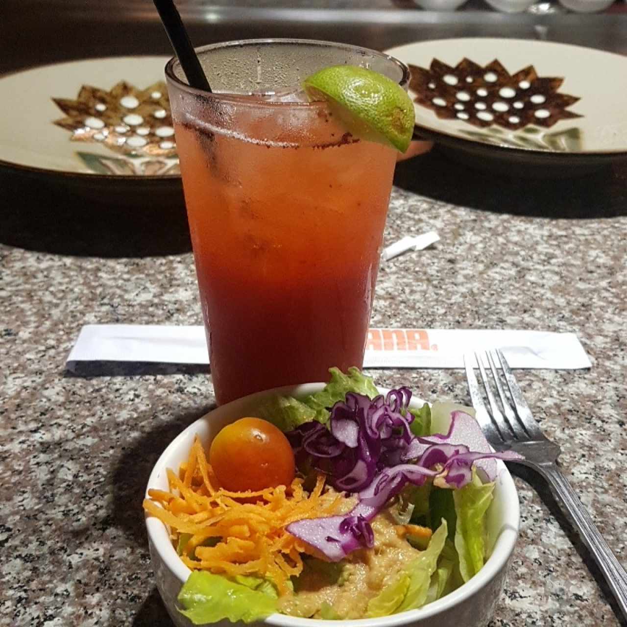 limonada de fresas y ensaladita