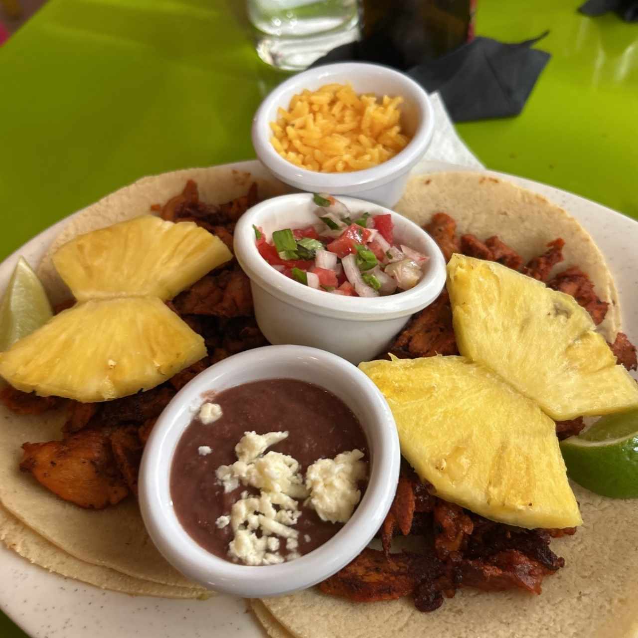 Tacos de 4 de Res, Pollo, Al Pastor; Chorizo ó Carnitas
