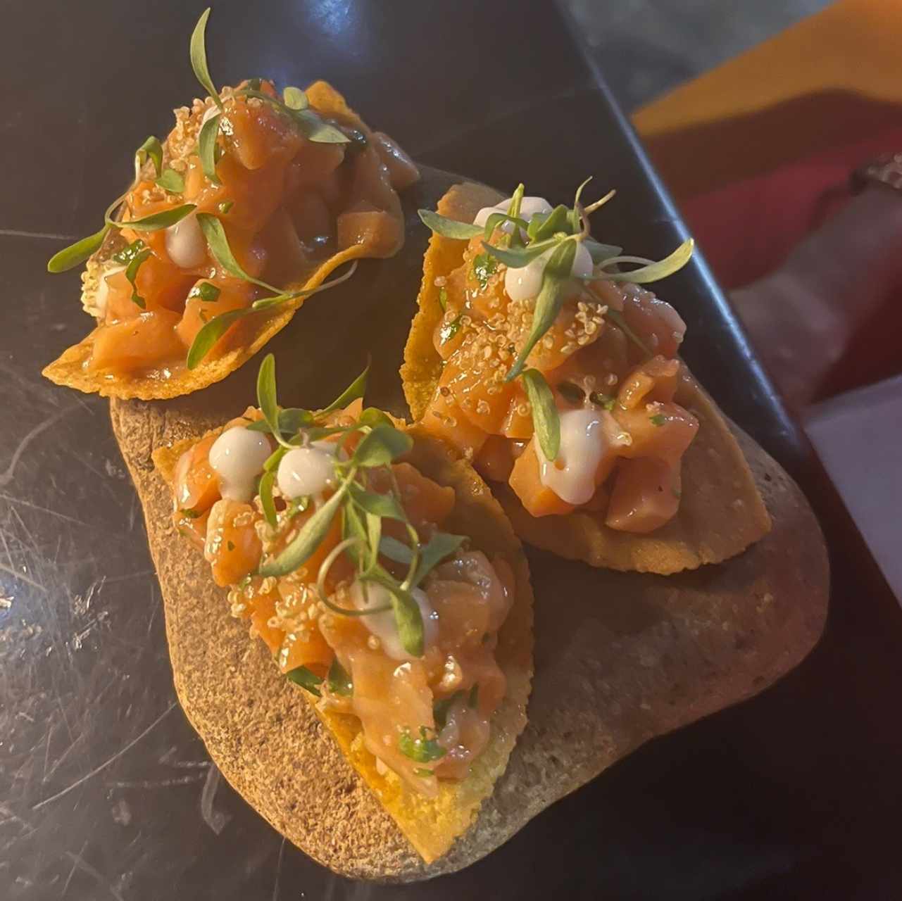 Al Sentarse - Tartar de Salmón