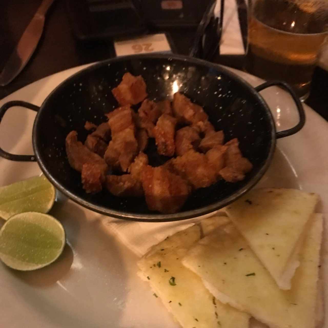 chicharrones acompañado de toritilla asada 