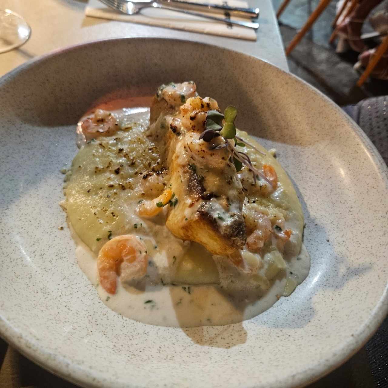 Róbalo al Graten con Camarones