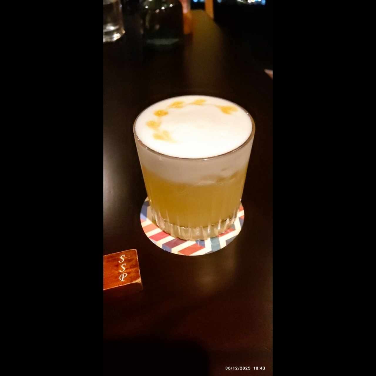 CLASSIC COCKTAILS - WHISKEY SOUR
