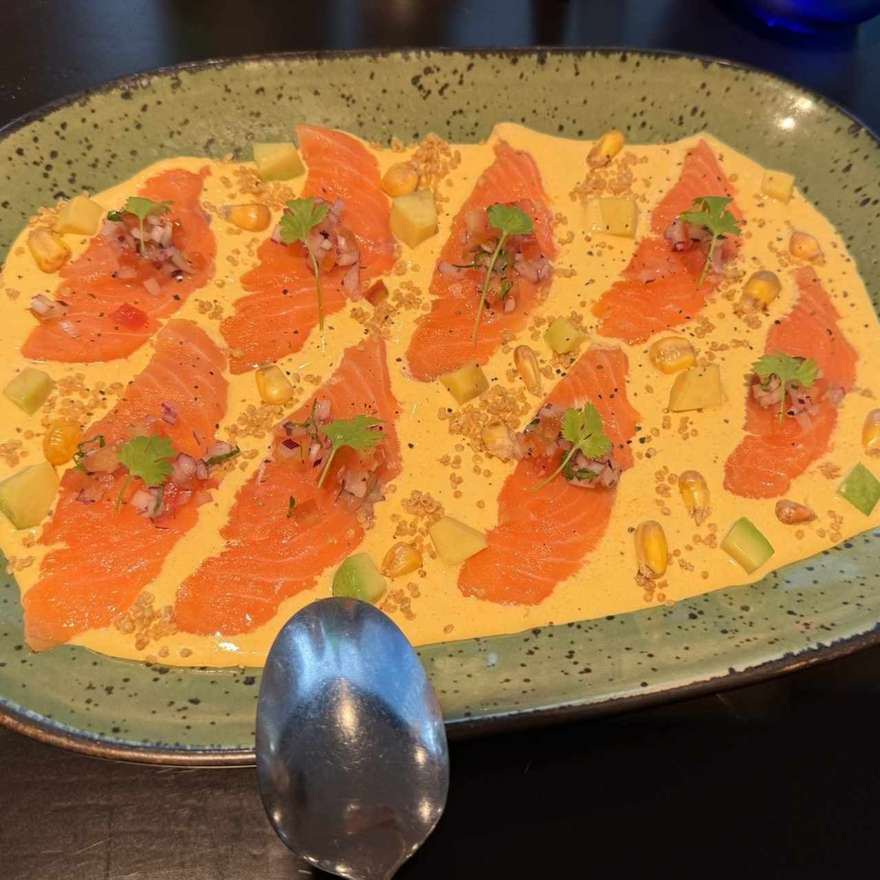 TIRADITO DE SALMÓN EN AJÍ AMARILLO