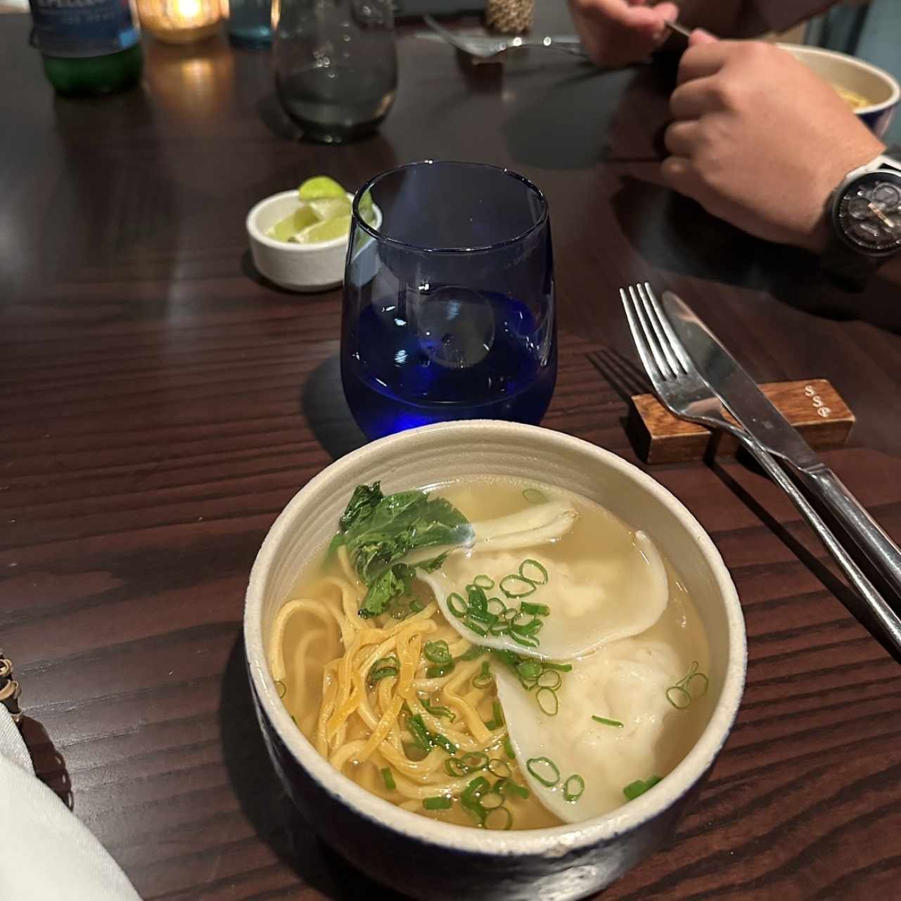 SOPA WANTÓN DE CAMARÓN (Disponible en la Cena)