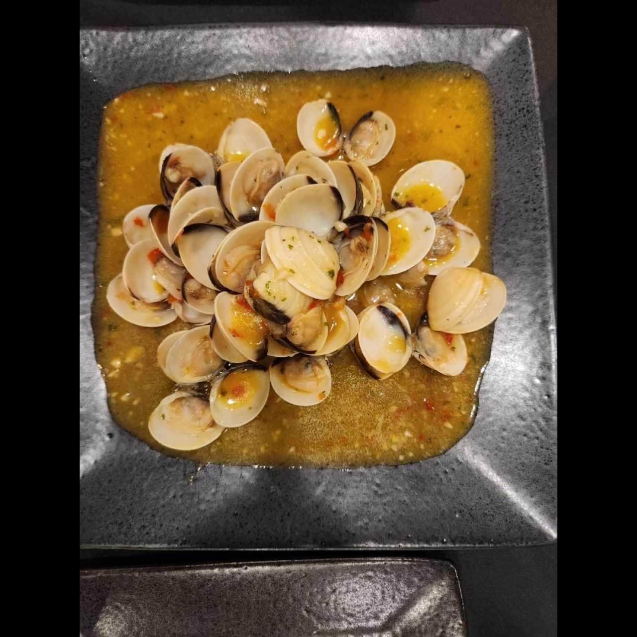 Almejas (Ajillo o Pomodoro)