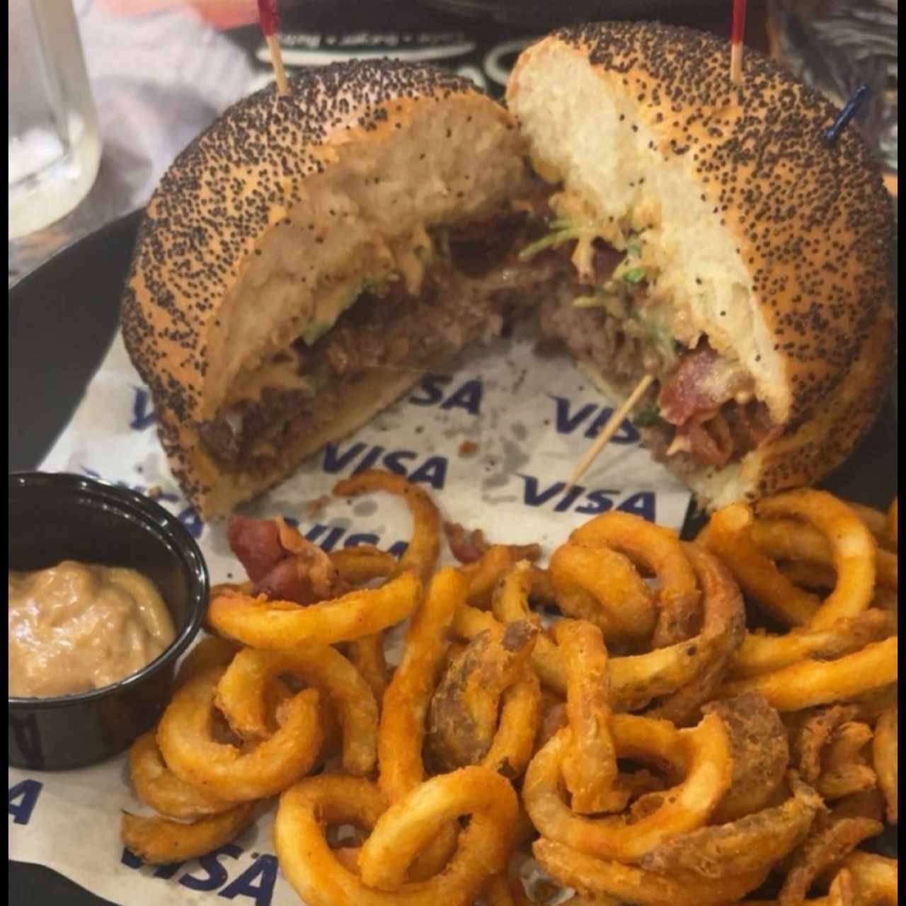 one love Burger 