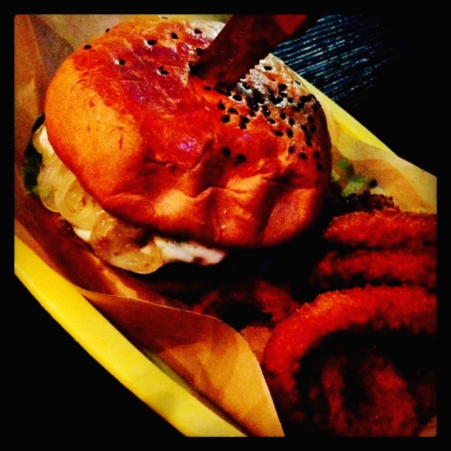 Blue cheese Burger 1/2 libra de carne con bacon adicional ??????