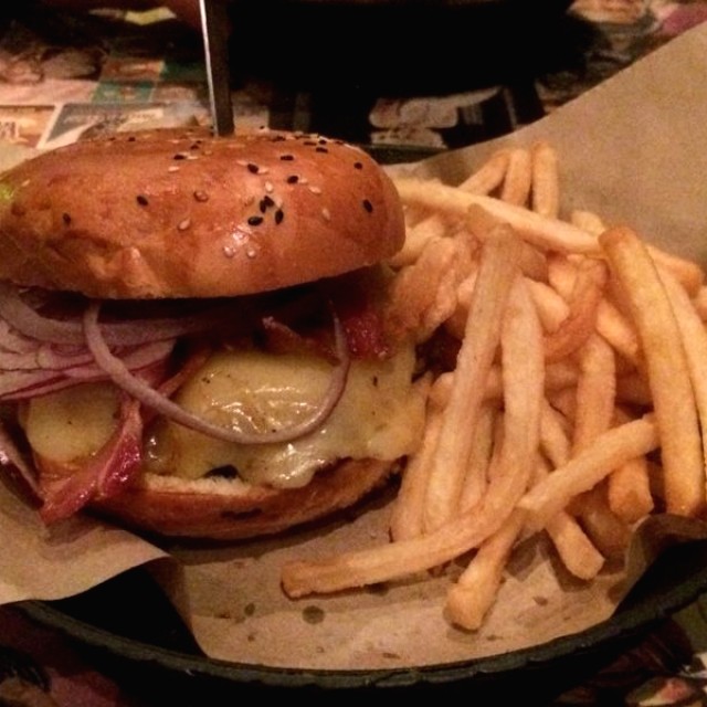 Hamburguesa 4 Cheeses & Bacon