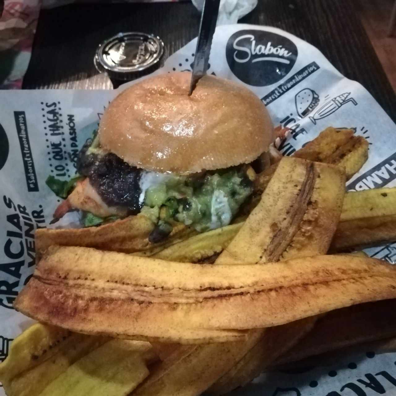 Burgers Clásicas - Avo Chicken Grill