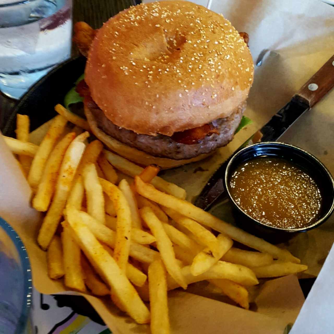 hamburguesa con jalea de piña