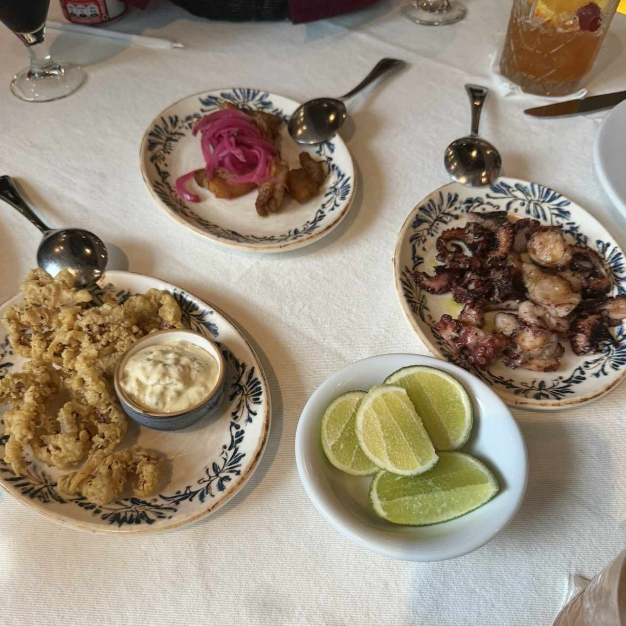 Arañitas, chicharron y pulpo al carbón