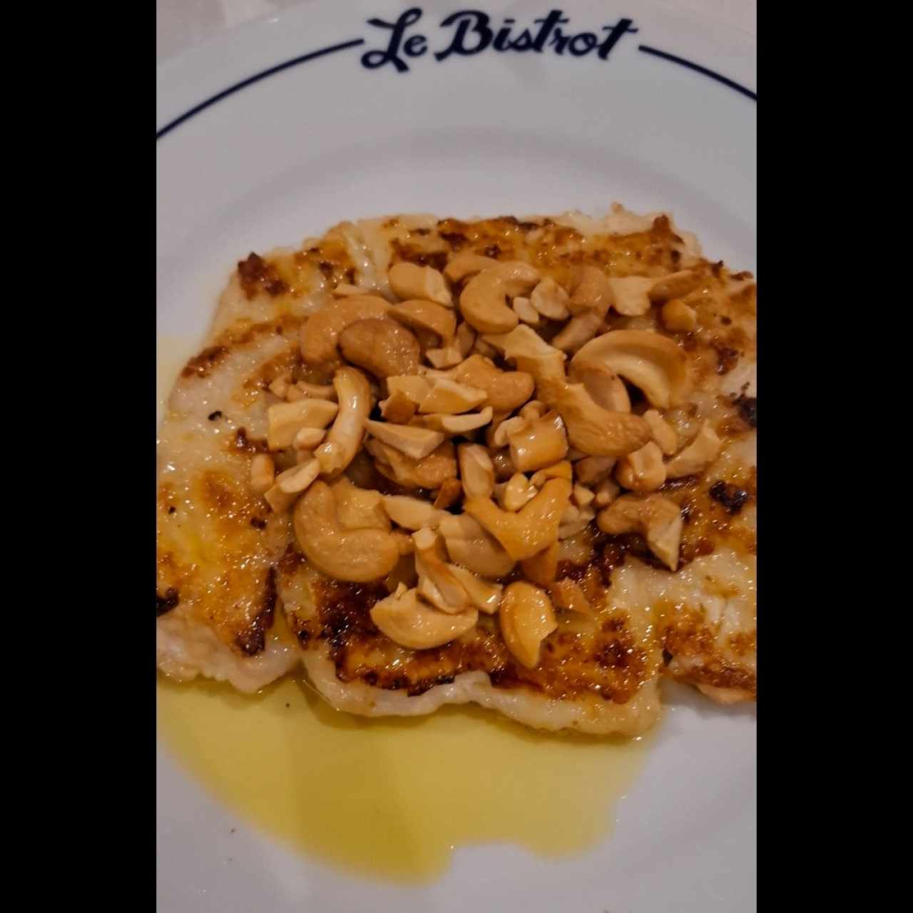 Corvina con pepitas de marañón